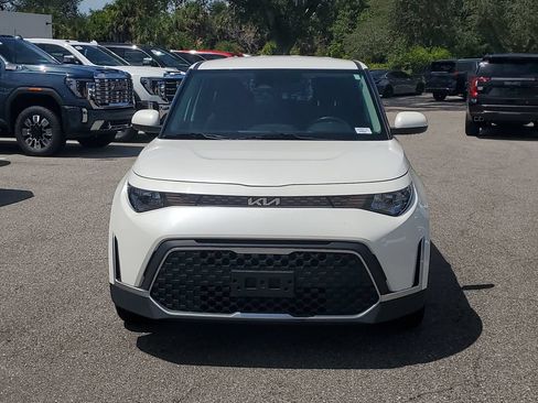 Used 2023 Kia Soul LX w/ Option Group 015 FWD image 2