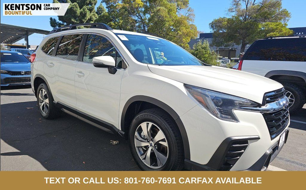 Used 2023 Subaru Ascent Premium AWD/4WD image 2