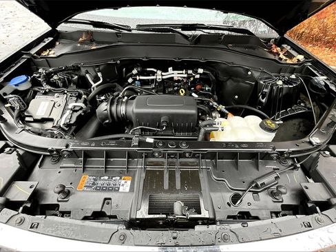 Used 2023 Ford Explorer XLT image 29