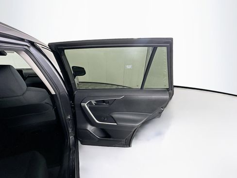 Used 2021 Toyota RAV4 LE FWD image 29