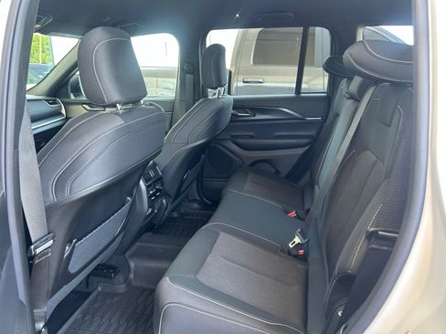 New 2026 Jeep Grand Cherokee Laredo RWD image 11