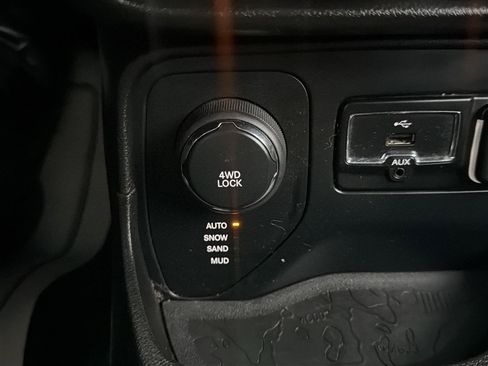 Used 2017 Jeep Renegade Sport w/ Power & Air Group AWD/4WD image 21