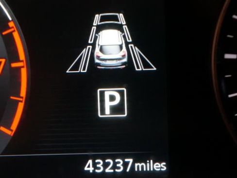 Used 2023 Nissan Kicks SV image 14