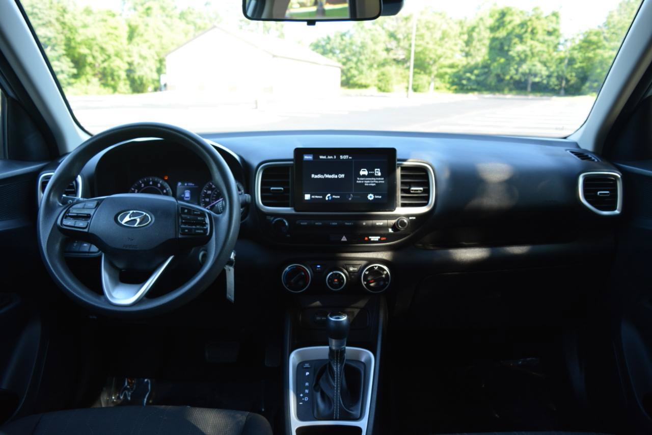 Used 2021 Hyundai Venue SE FWD image 21