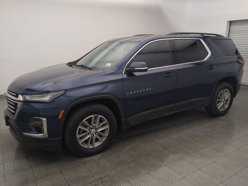Used 2022 Chevrolet Traverse LT FWD image 2