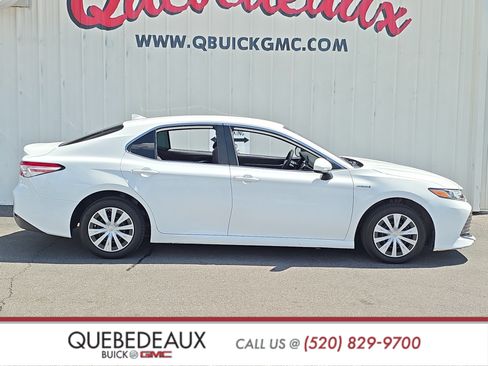 Used 2020 Toyota Camry LE FWD image 8