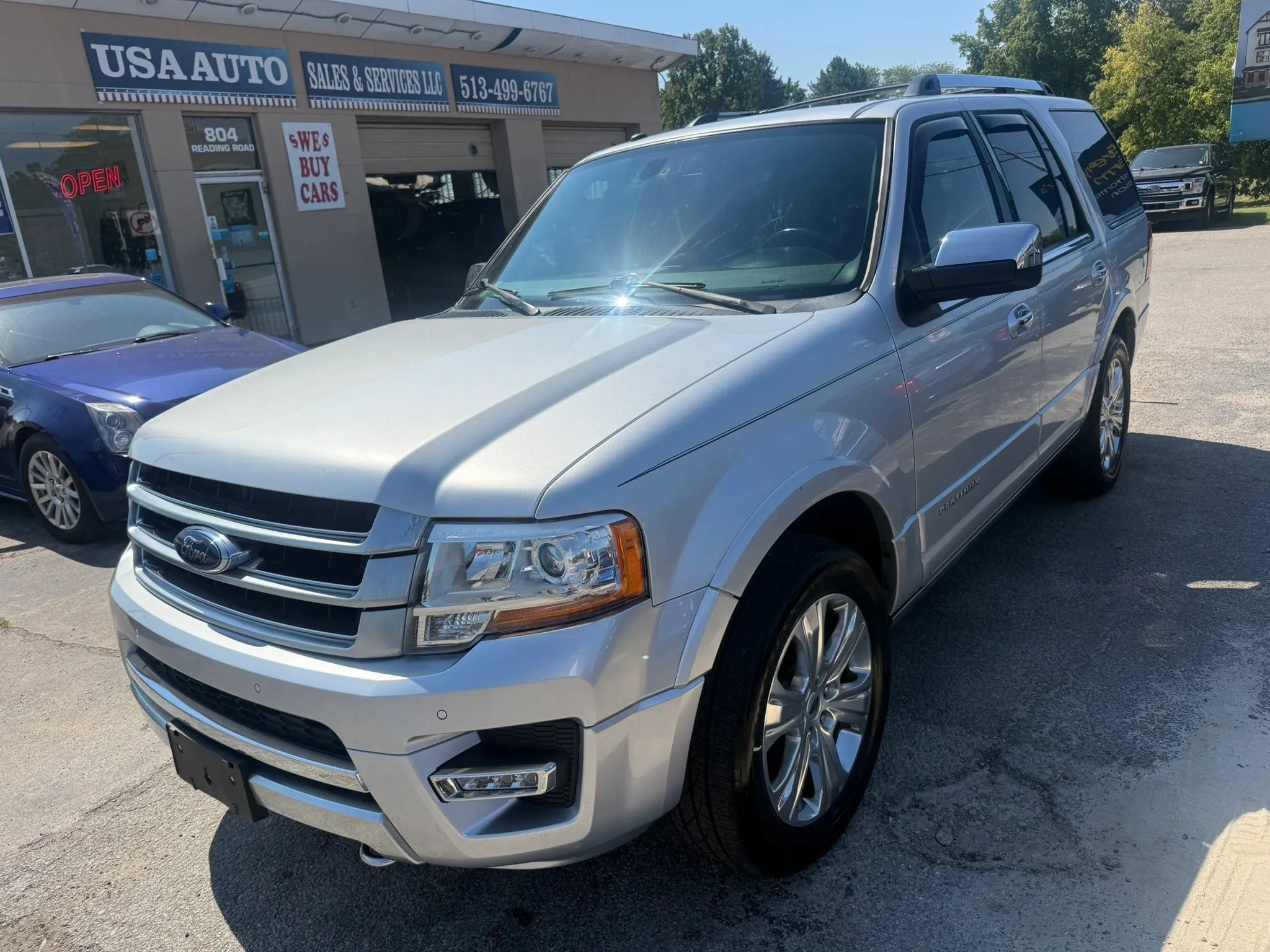 Used 2016 Ford Expedition Platinum AWD/4WD image 2