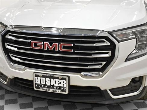 Used 2024 GMC Terrain SLT image 16