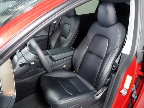 Used 2023 Tesla Model Y Performance image 15