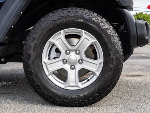 Used 2022 Jeep Wrangler Unlimited Sport w/ Sun And Sound Package AWD/4WD image 32
