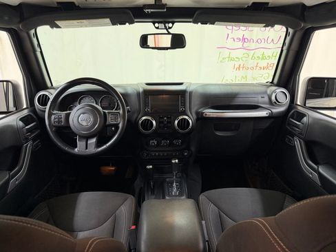 Used 2018 Jeep Wrangler Unlimited Rubicon w/ Dual Top Group AWD/4WD image 20