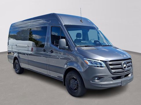 Used 2026 Mercedes-Benz Sprinter 2500 image 3