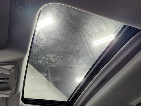 Used 2019 Cadillac Escalade Luxury image 2