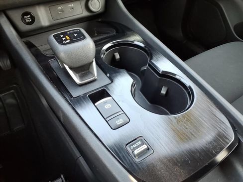Used 2024 Nissan Rogue S FWD image 15