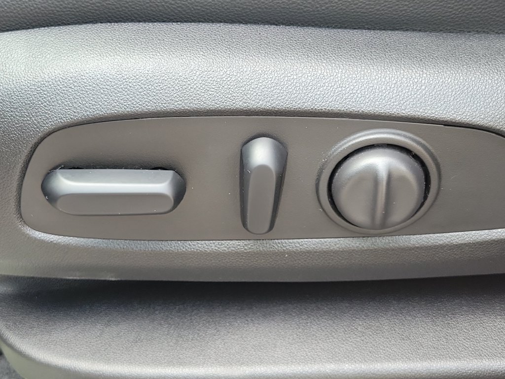 Used 2019 GMC Terrain Denali w/ Advanced Safety Package FWD image 29