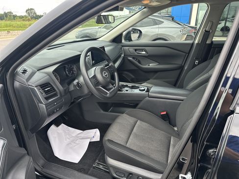 Used 2024 Nissan Rogue SV AWD/4WD image 10