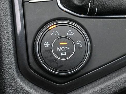 Used 2022 Volkswagen Tiguan SE R-Line image 27