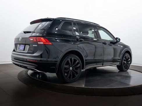 Used 2021 Volkswagen Tiguan SE R-Line image 4