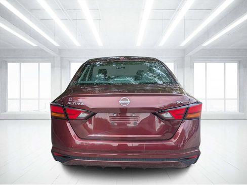 Used 2024 Nissan Altima 2.5 SV FWD image 4