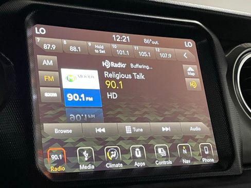 Used 2018 Jeep Wrangler Unlimited Sahara image 18