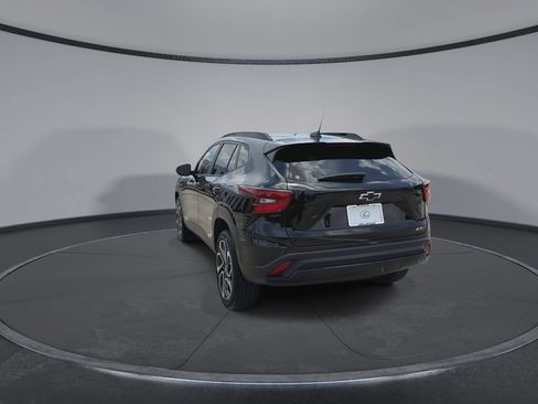 Used 2025 Chevrolet Trax RS w/ Driver Confidence Package FWD image 7