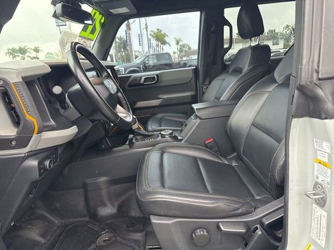 Used 2022 Ford Bronco Badlands image 13