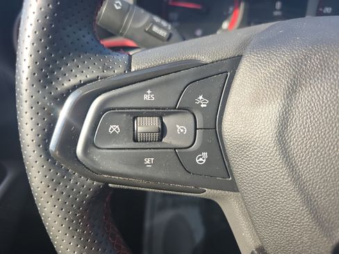 Used 2024 Chevrolet Trax RS w/ Sunroof Package image 35