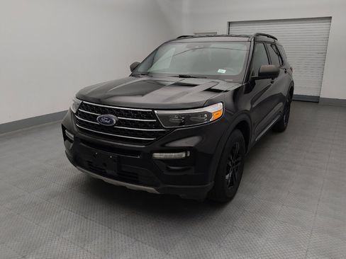 Used 2020 Ford Explorer XLT w/ Equipment Group 202A AWD/4WD image 15