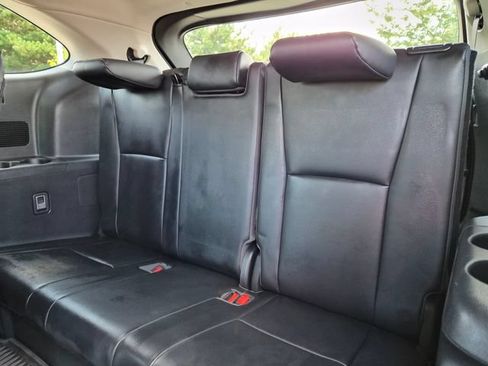 Used 2022 Toyota Highlander XLE AWD/4WD image 30