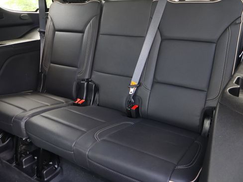Used 2024 Chevrolet Tahoe Premier AWD/4WD image 23