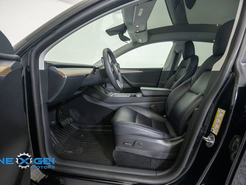 Used 2022 Tesla Model Y Long Range AWD/4WD image 11