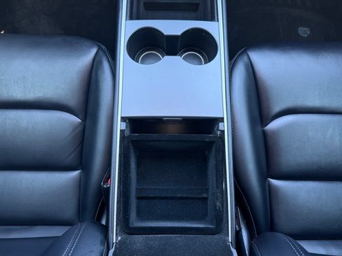 Used 2022 Tesla Model Y Performance AWD/4WD image 24