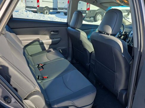 Used 2014 Toyota Prius V Five image 27