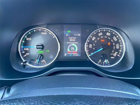 Used 2022 Toyota RAV4 XLE image 24