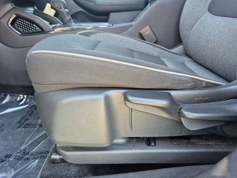 Used 2025 Chevrolet TrailBlazer LT AWD/4WD image 17