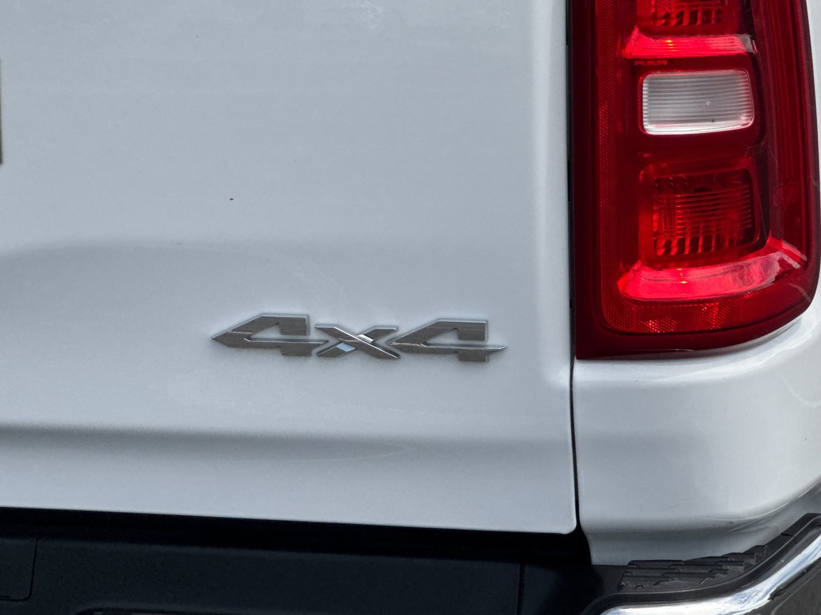 Used 2025 RAM 1500 Laramie AWD/4WD image 39