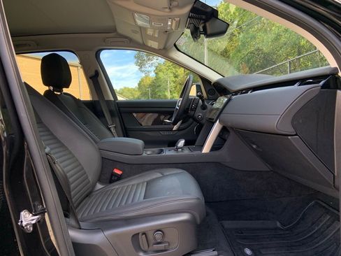 Certified 2025 Land Rover Discovery Sport S image 18