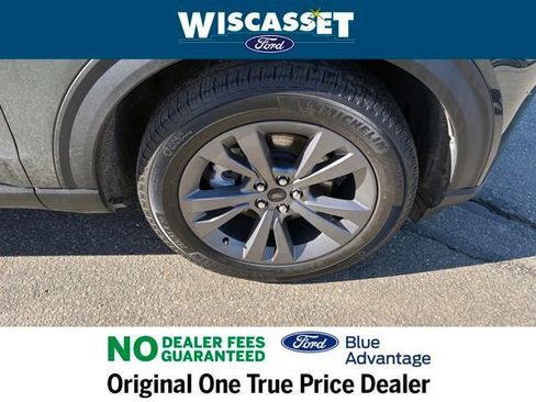 Used 2023 Ford Explorer XLT w/ Equipment Group 202A AWD/4WD image 35