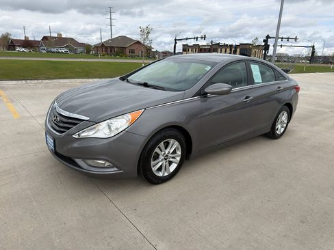 Used 2013 Hyundai Sonata GLS w/ Popular Equipment Pkg FWD image 2