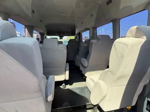 Used 2018 Ford Transit 350 XLT RWD image 13