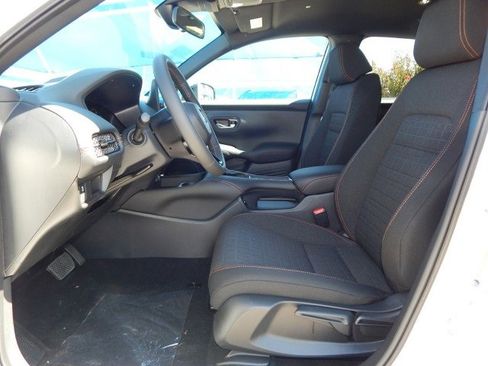 Certified 2025 Honda HR-V Sport image 9