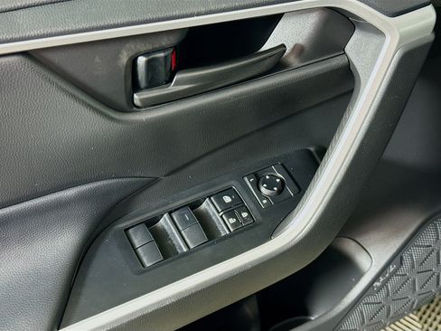 Certified 2023 Toyota RAV4 LE AWD/4WD image 18