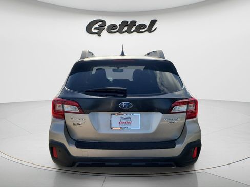 Used 2018 Subaru Outback 3.6R Limited AWD/4WD image 6