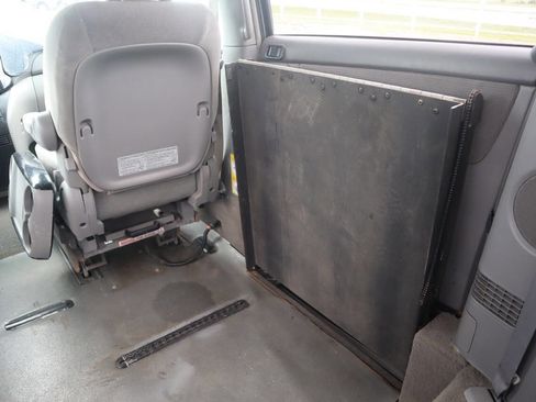 Used 2004 Toyota Sienna LE FWD image 29