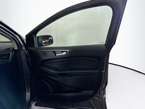 Used 2024 Ford Edge Titanium image 30