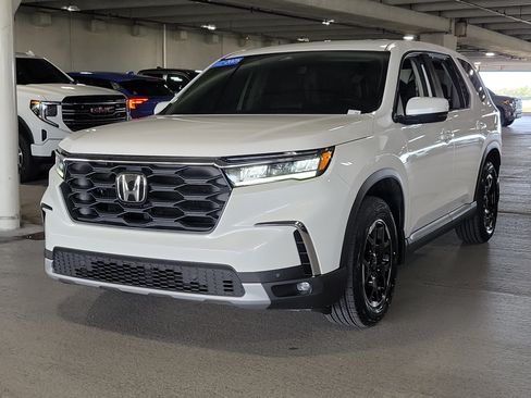Certified 2025 Honda Pilot EX-L image 3
