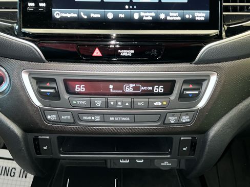 Used 2025 Honda Ridgeline TrailSport image 32