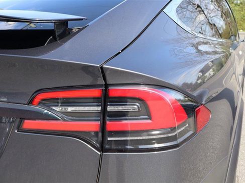 Used 2016 Tesla Model X 90D image 23