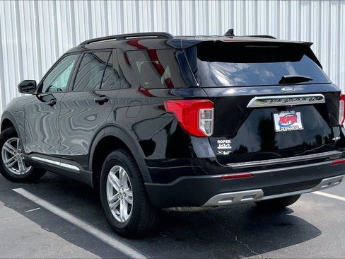 Used 2024 Ford Explorer XLT w/ Equipment Group 202A AWD/4WD image 10