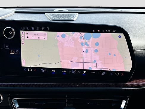 Used 2024 Chevrolet Traverse Z71 w/ Enhanced Driving Package image 13